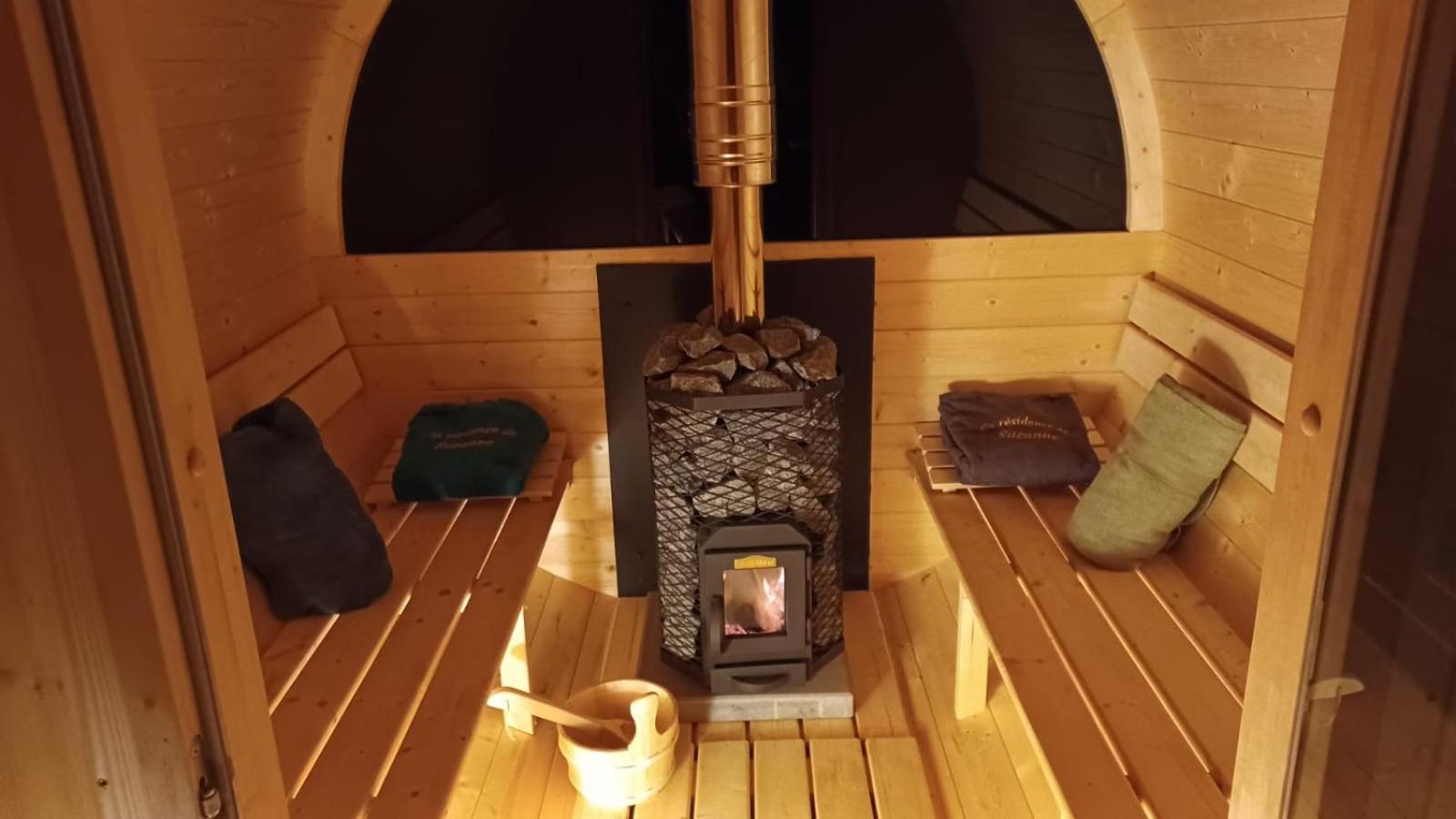 De Suzanne Avec Sauna Privatif Ferienhaus